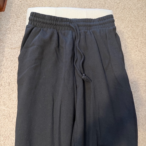 SO Women’s The Favorite Jogger Pants Size S - Picture 11 of 15